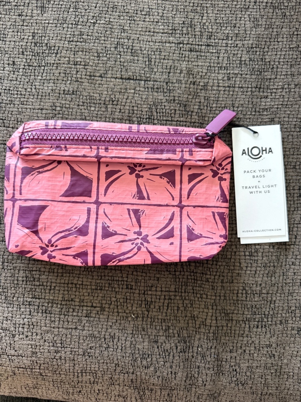 NWT Aloha Collection Mini Pouch - Picture 2 of 3